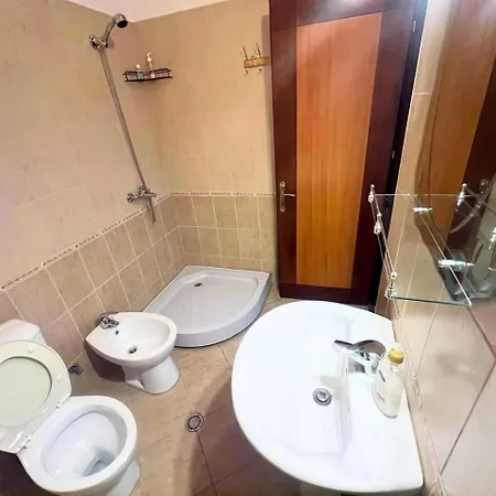 Apartament Deir Berat